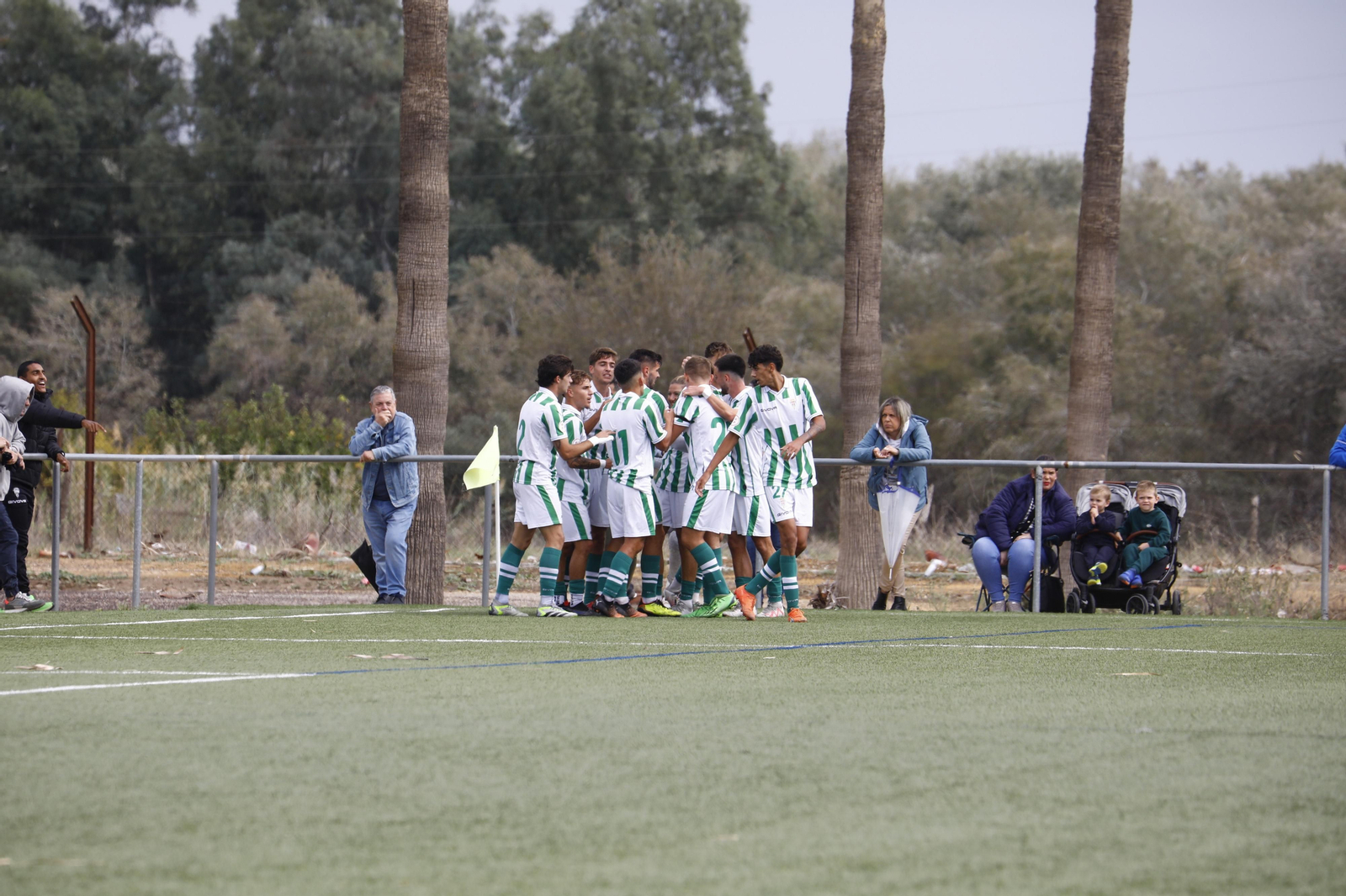 Las mejores fotos del derbi provincial entre el Córdoba B y el Pozoblanco