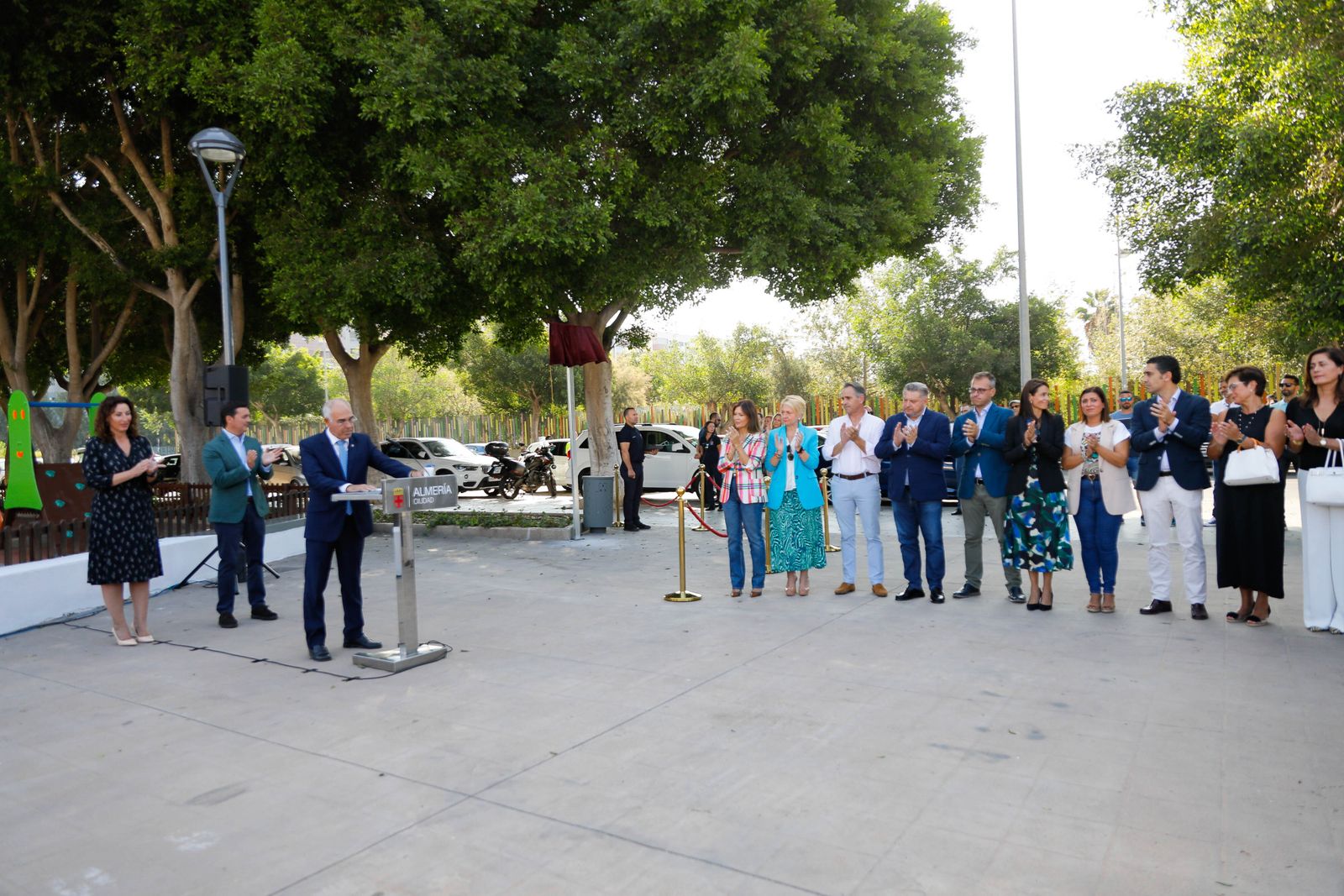 Inauguración de la plaza dedicada al Policía Local Paco Carretero Escribano