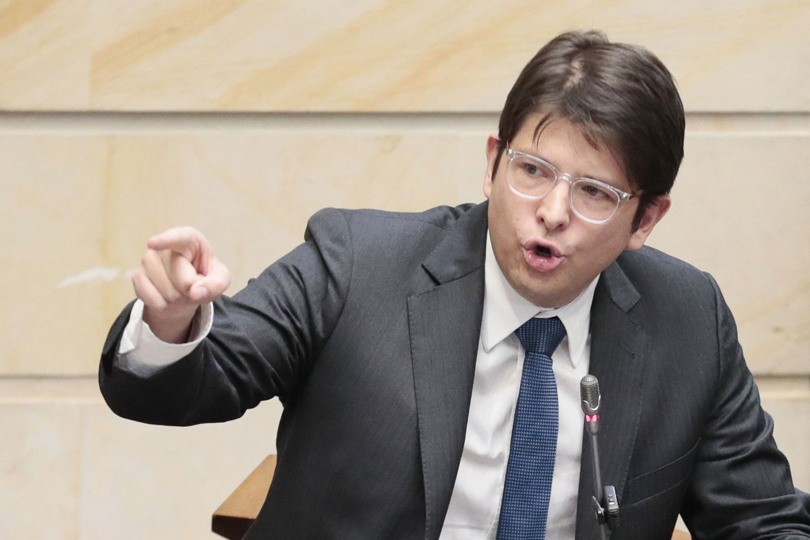 Miguel Uribe (39 años) - Senador y precandidato presidencial colombiano, murió al recibir varios disparos durante un acto de campaña