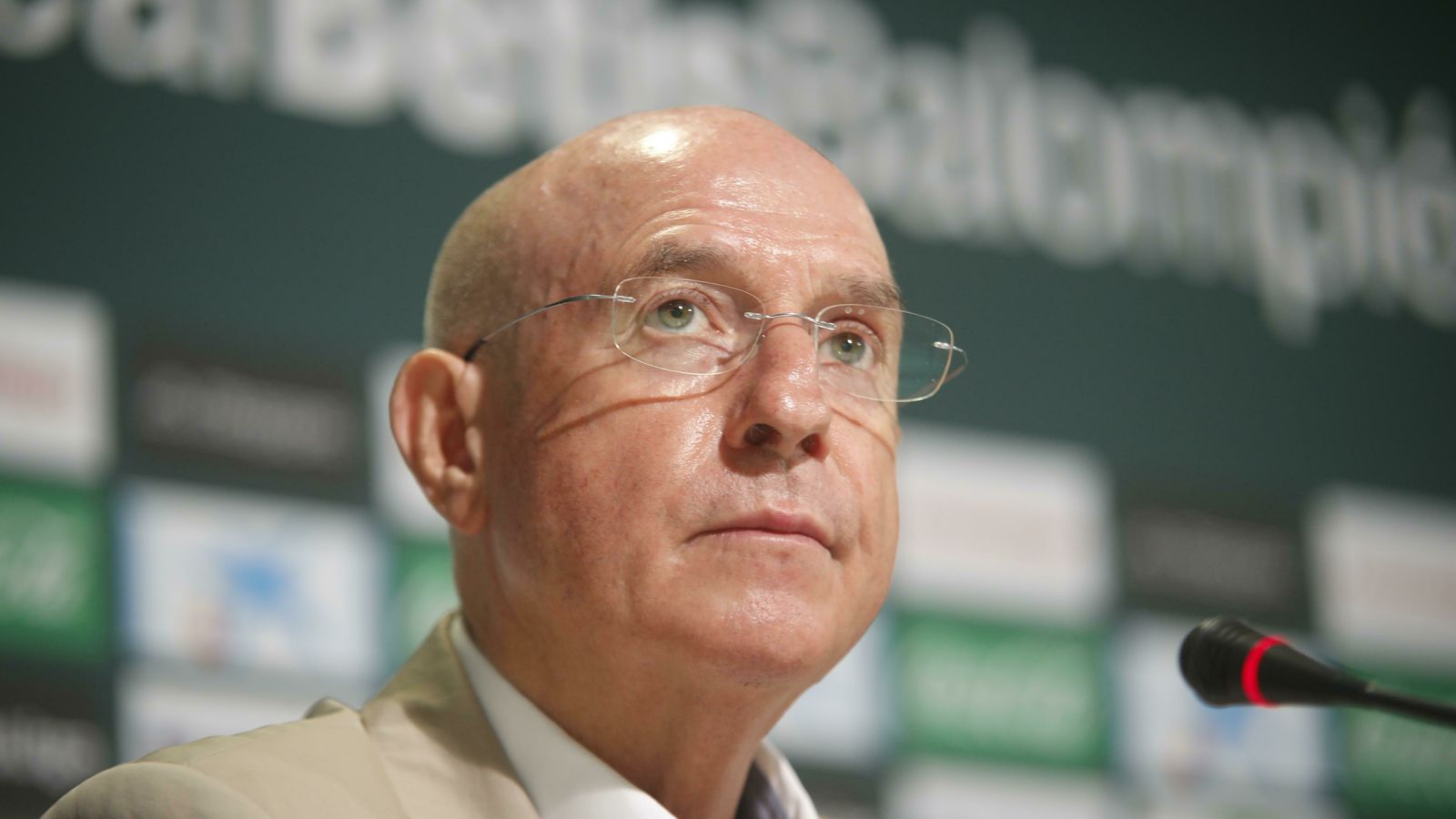 Serra Ferrer, en una rueda de prensa en el Villamarín.