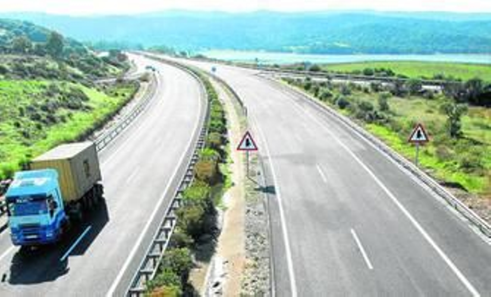 La autovía Jerez-Los Barrios, en una de cuyas cunetas apareció el cadáver de José María Mesa maniatado.