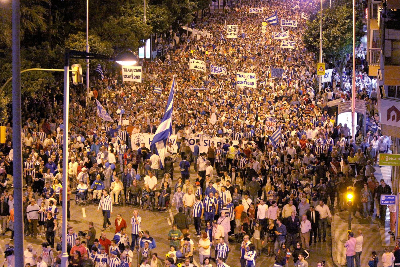 Así vivió Huelva la manifestación 'Huelva por su Recre'