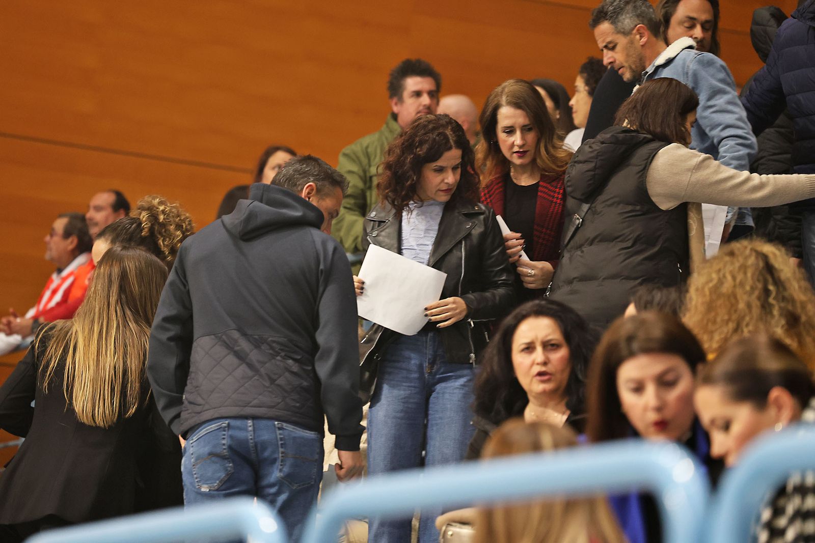 Imágenes del ambiente previo al concierto de Manolo García