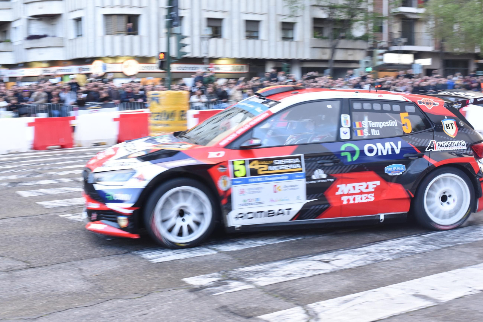 Las mejores fotos del espectacular tramo urbano del Rallye Sierra Morena 2025