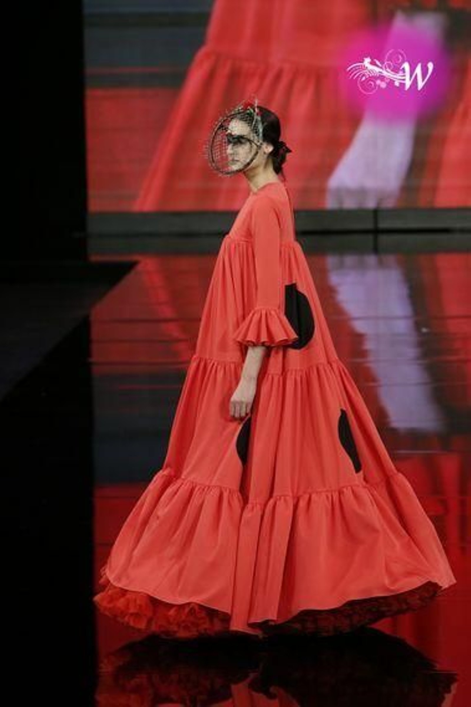 Así ha sido el desfile de Gil Ortiz en SIMOF 2020, todas las fotos de su colección de flamenca