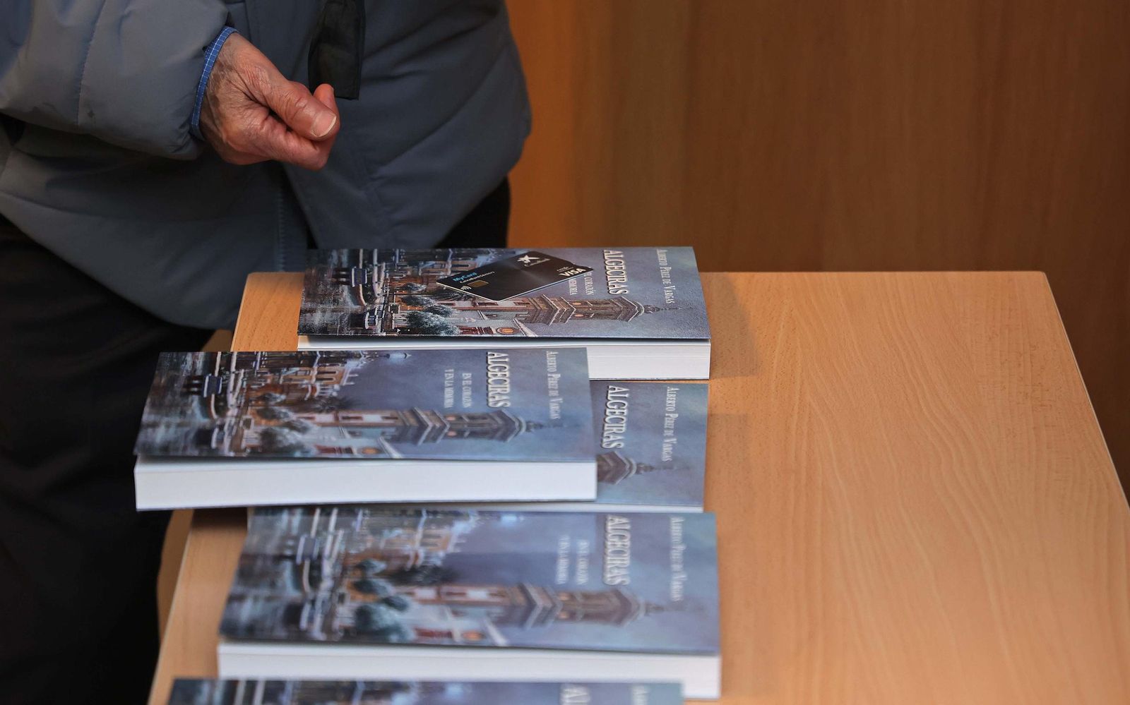 Fotos de la presentación del libro “Algeciras en el corazón y en la memoria”, de Alberto Pérez de Vargas