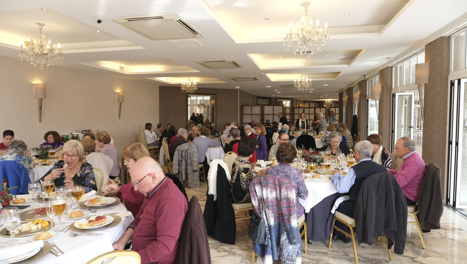 Imágenes del encuentro anual de los docentes jubilados almerienses, ADOJAL