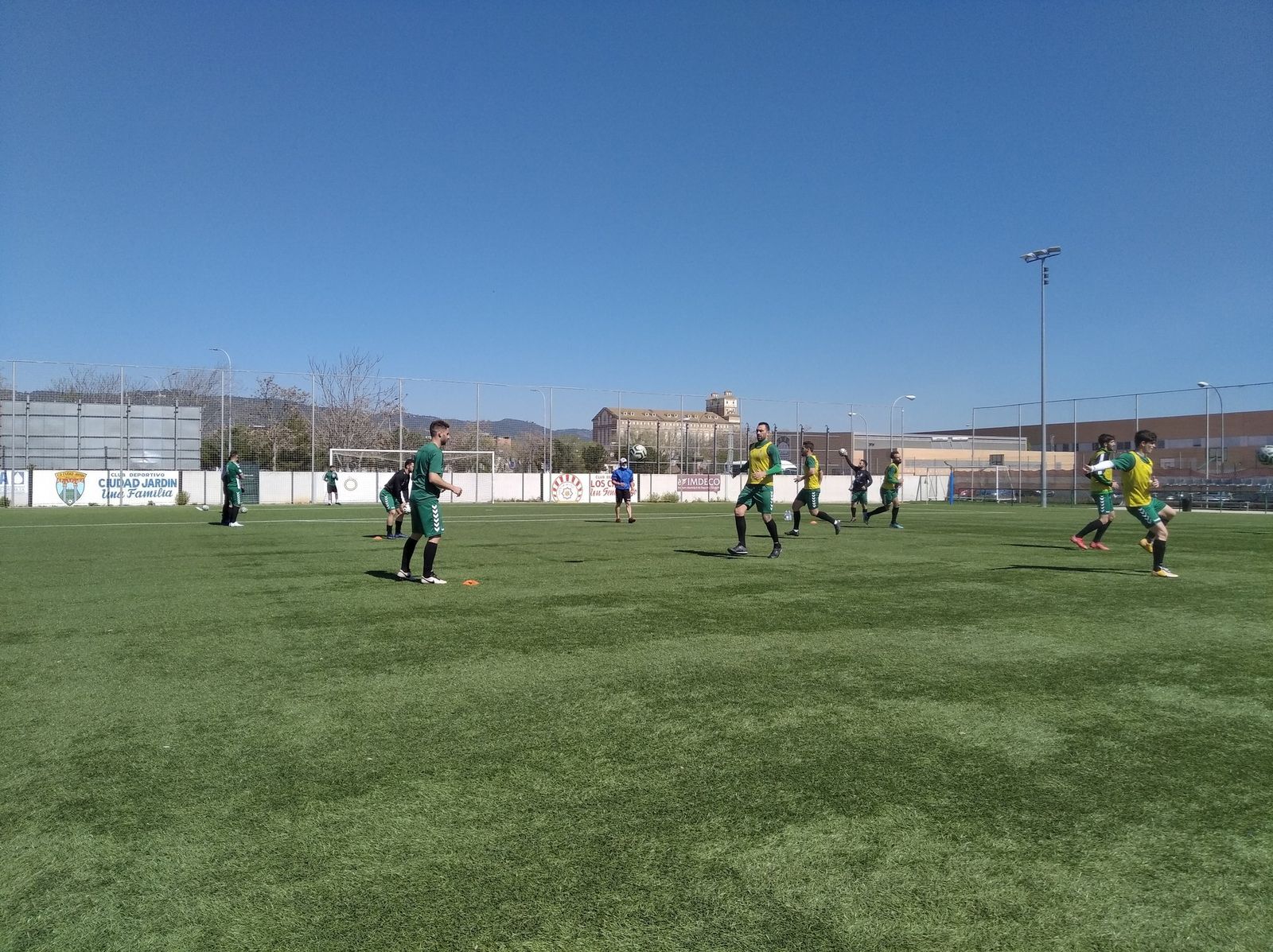 Calentamiento del Puerto Real en Ciudad Jardín.