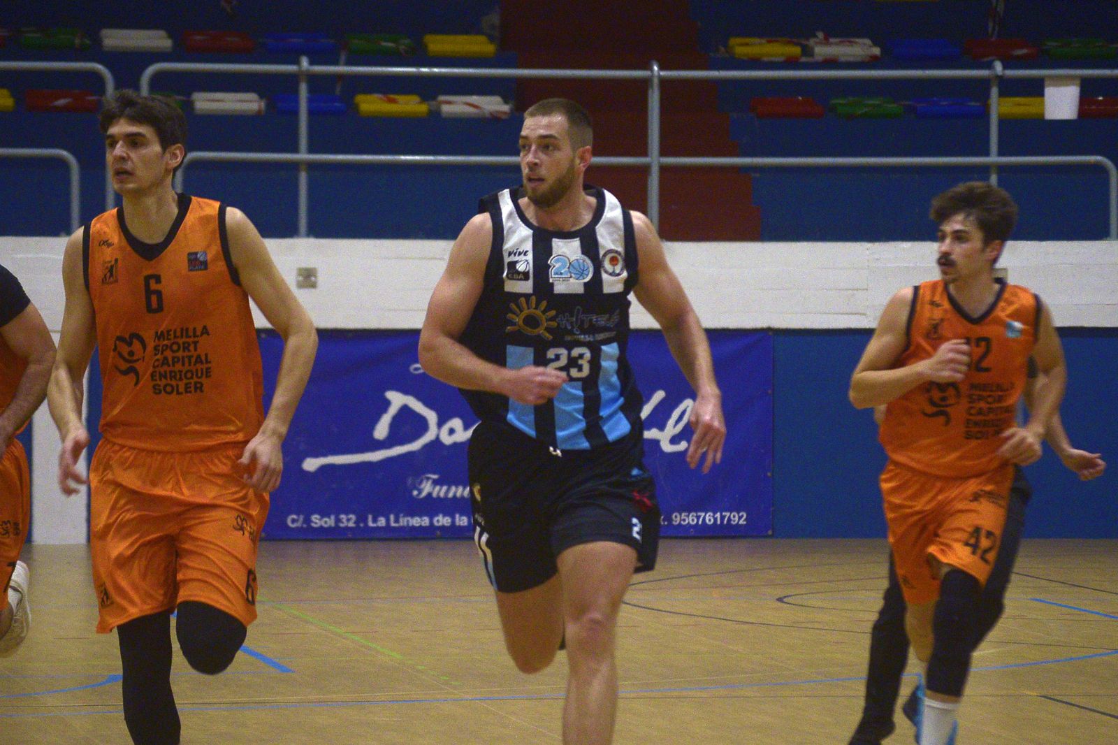 Fotos del partido entre Unión linense de baloncesto-Melilla