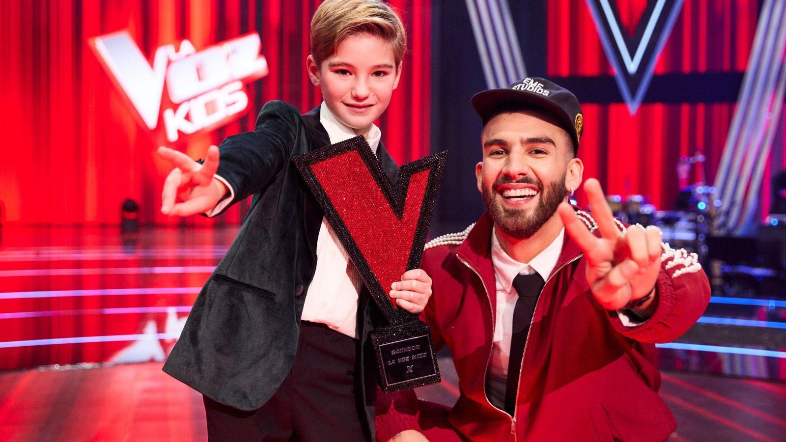 Lucas Paulano, ganador de 'La Voz Kids' con su coach, Manuel Turizo