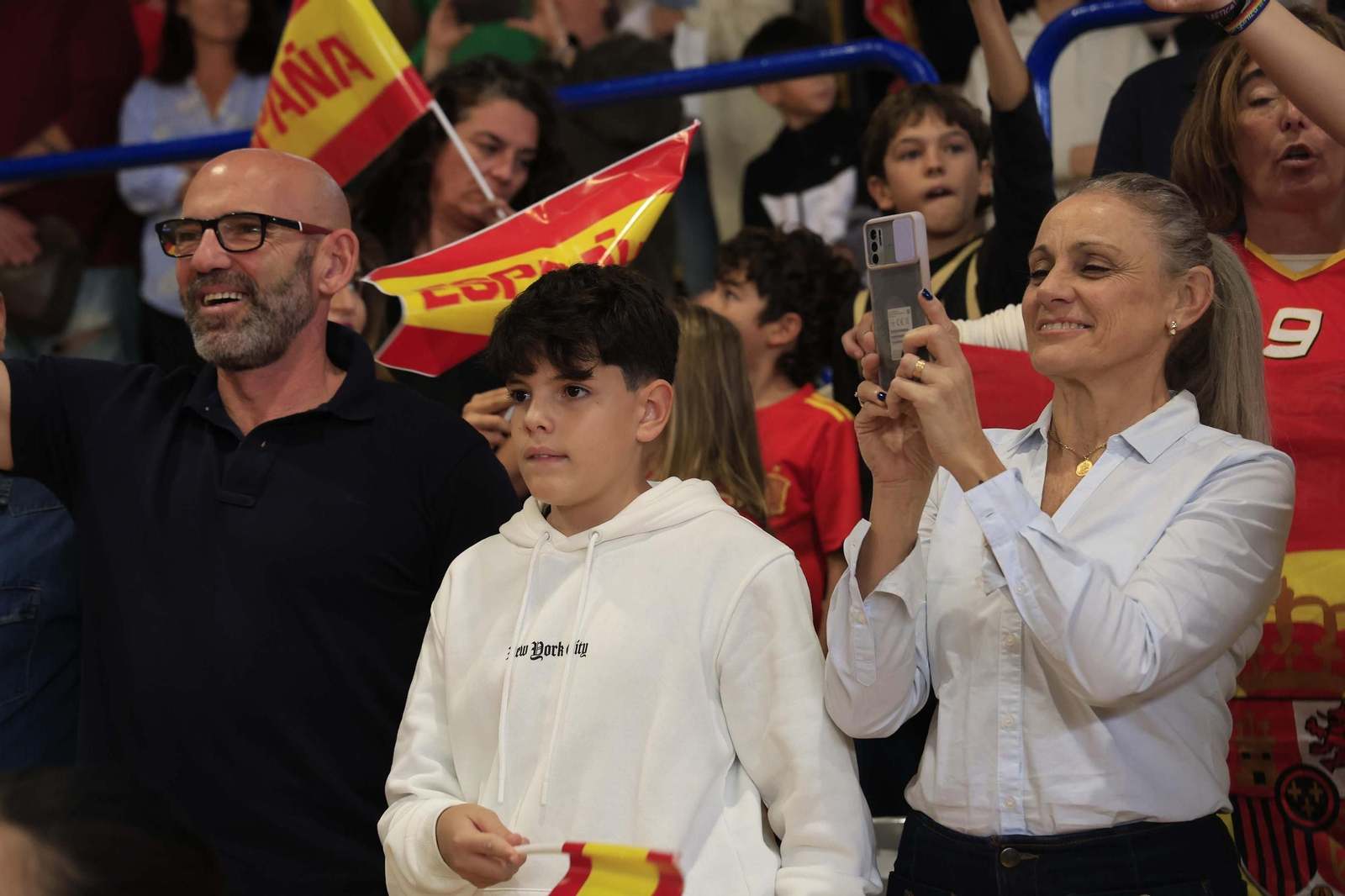 Fotos del partido y ambiente en el España-Francia del Torneo Internacional de Baloncesto Femenino en La Línea