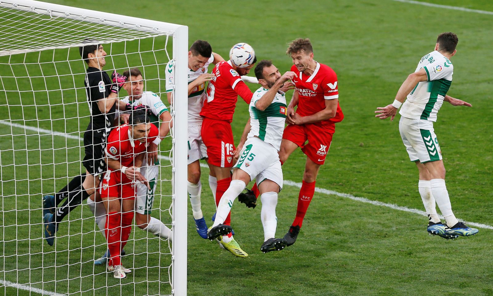 Las imágenes del Elche-Sevilla