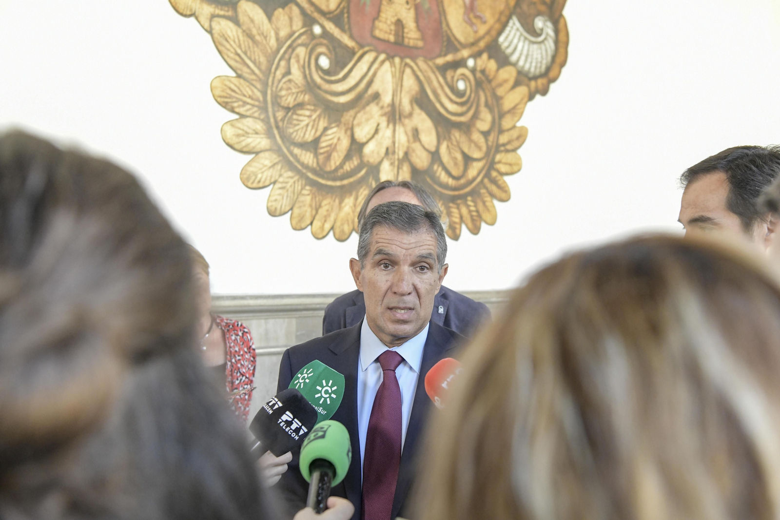 Del Río atiende a los medios en un acto reciente.