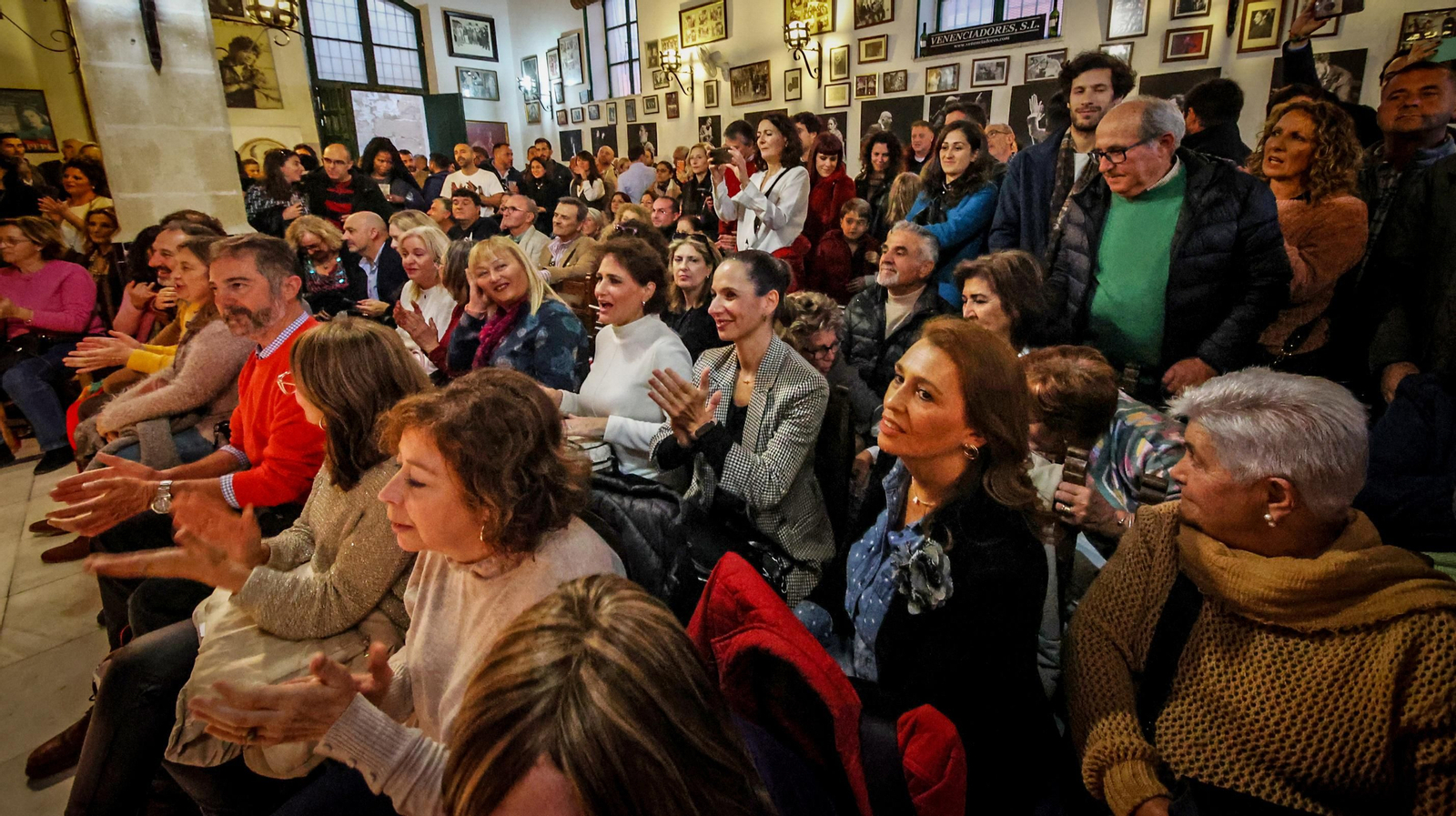 Zambomba flamenca en la peña Antonio Chacón de Jerez