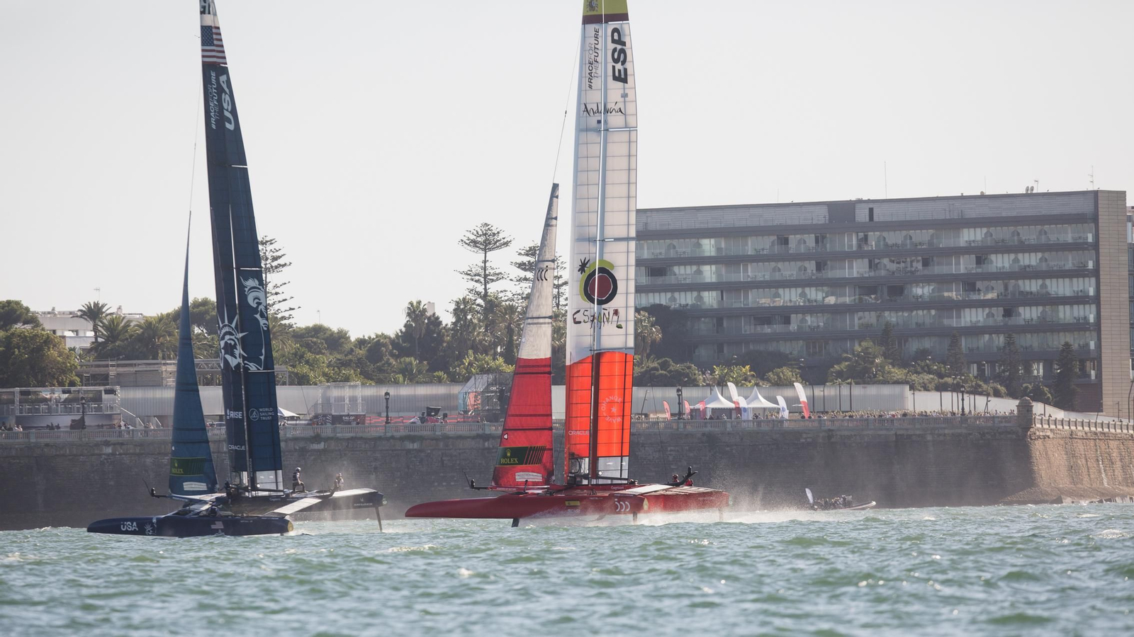 Las imágenes de la primera jornada de la SailGP en Cádiz