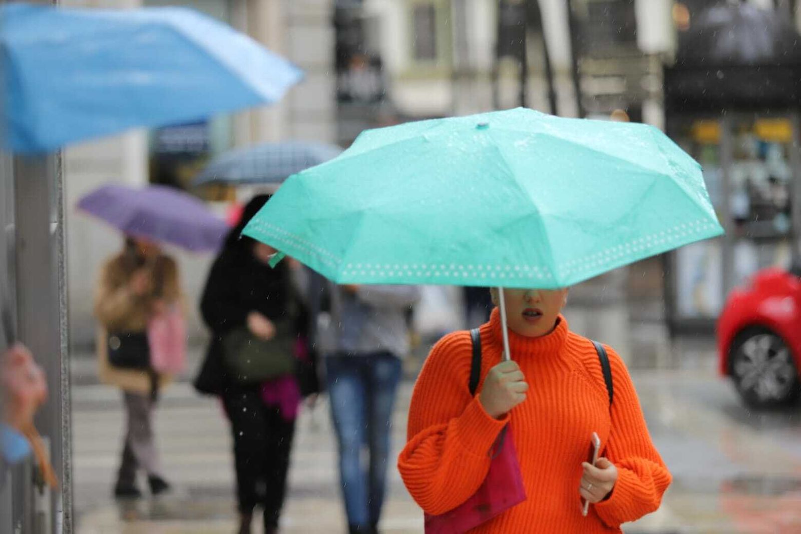 Las lluvias continúan este lunes en Málaga.