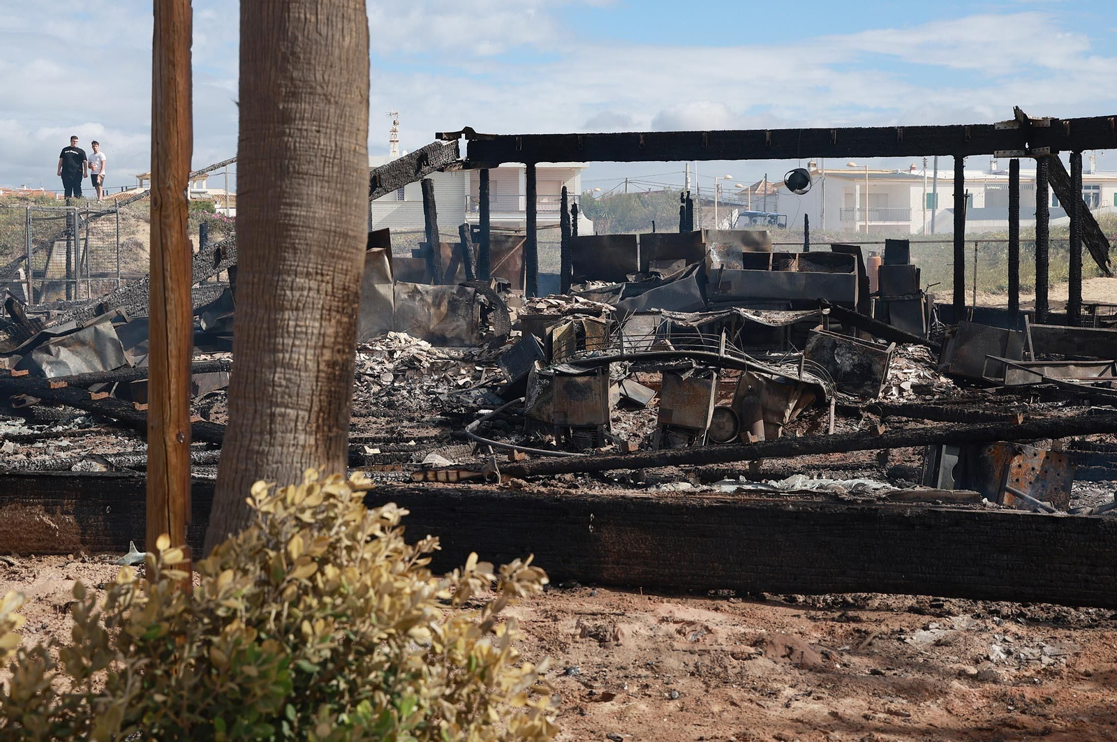 Imágenes del chiringuito El Tabla tras el debastador incendio