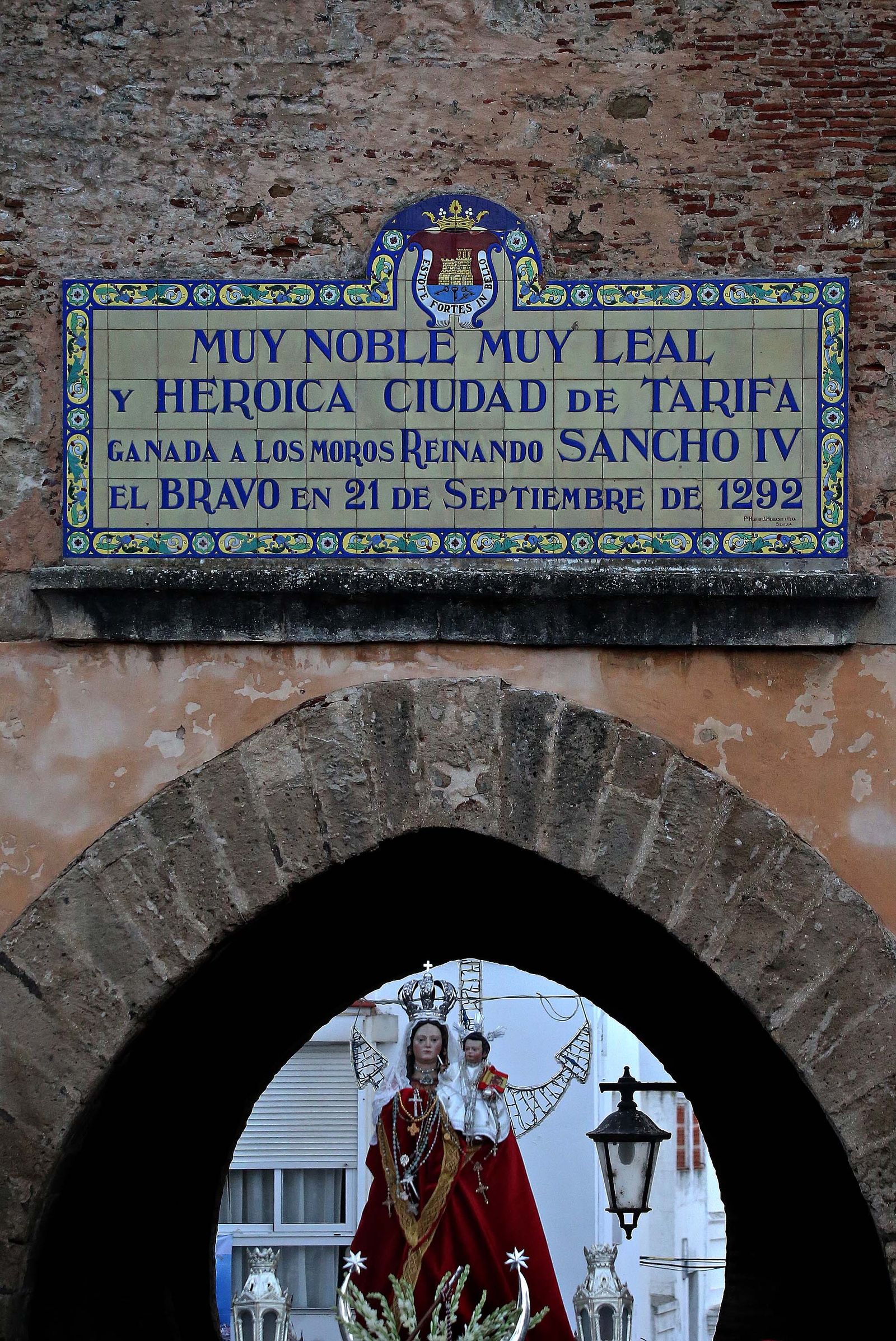 El regreso a su templo de la Virgen de la Luz de Tarifa, en imágenes