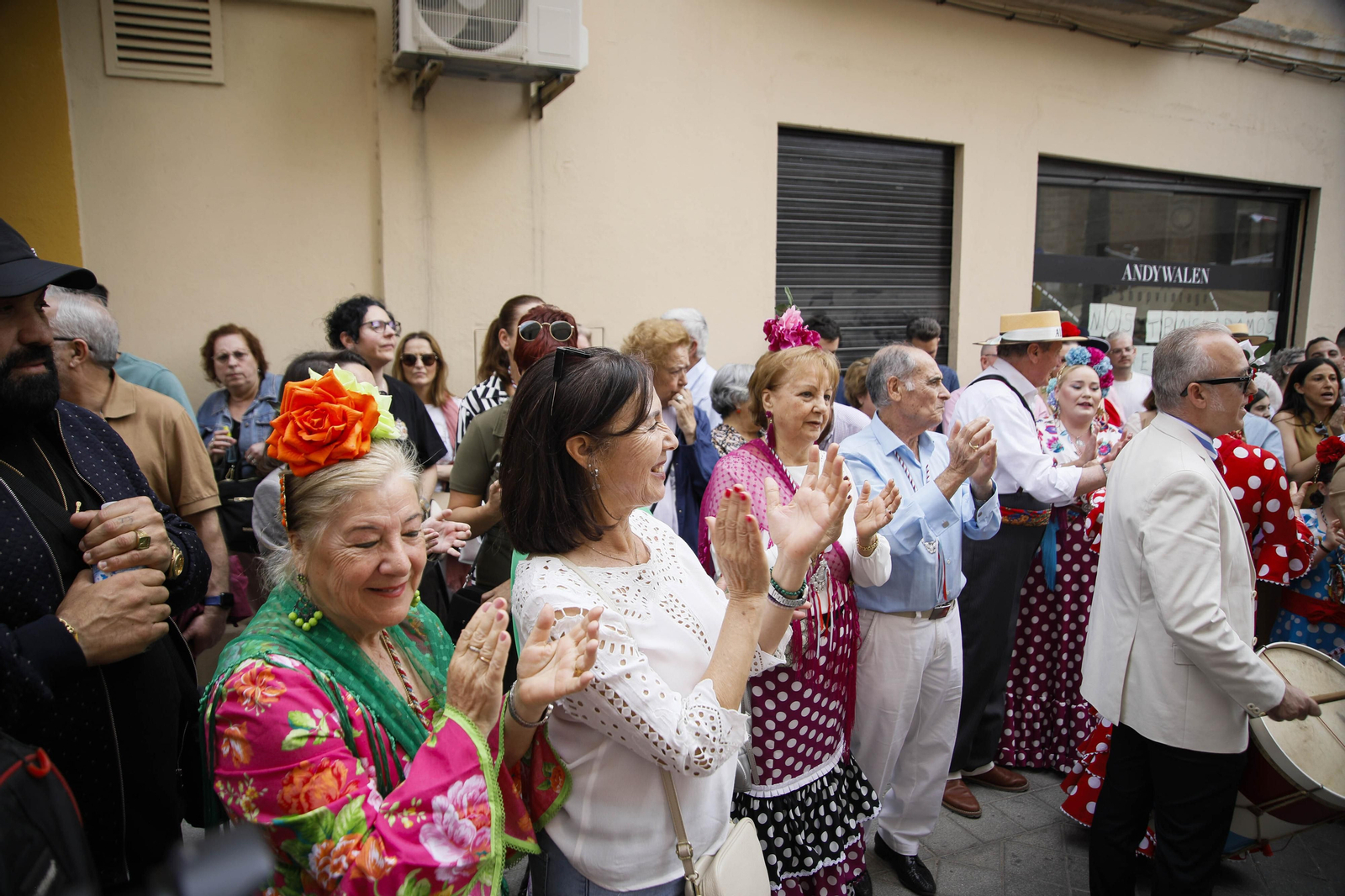 Imágenes de la salida  del Rocío desde la Catedral de Almería