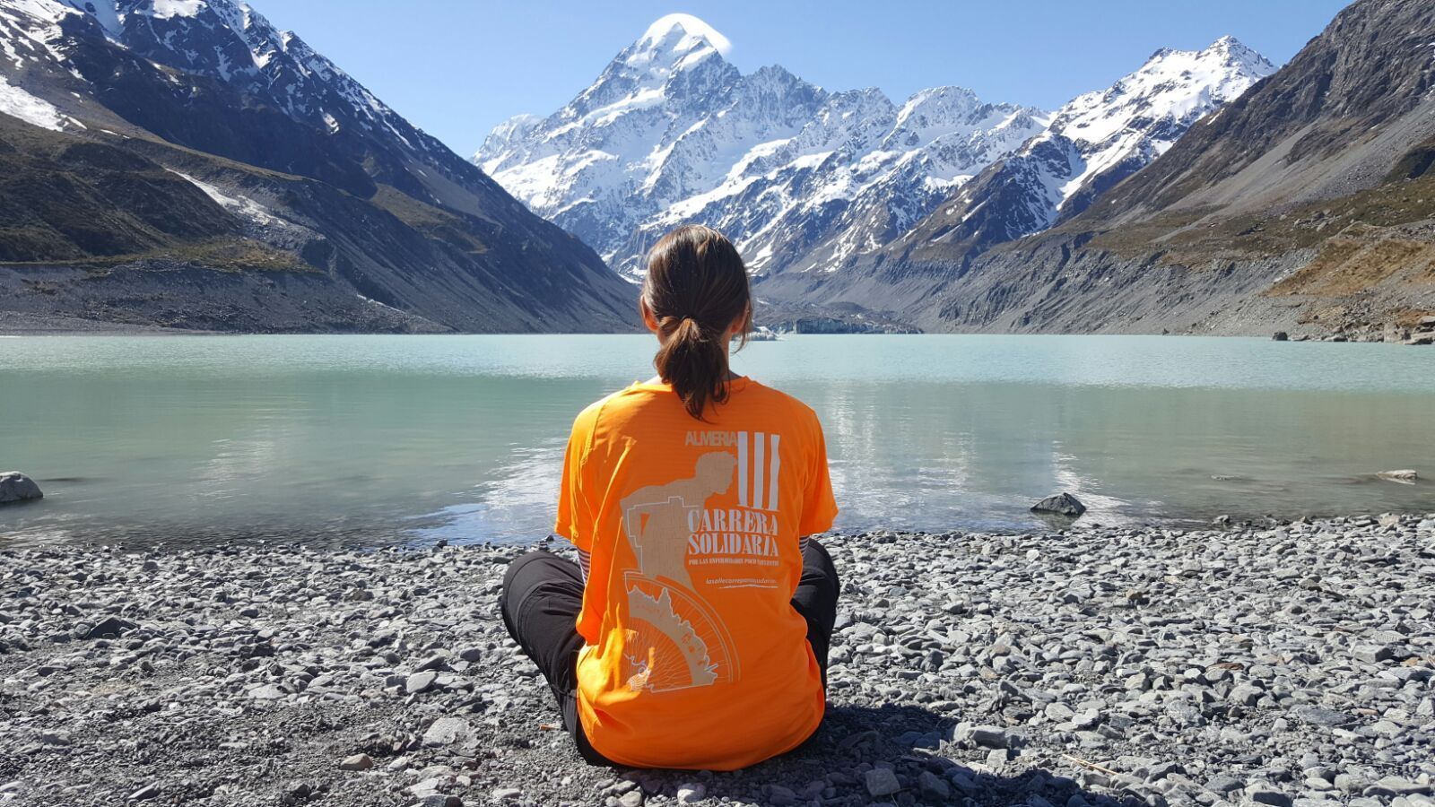 Una camiseta viajera para visibilizar las enfermedades poco frecuentes