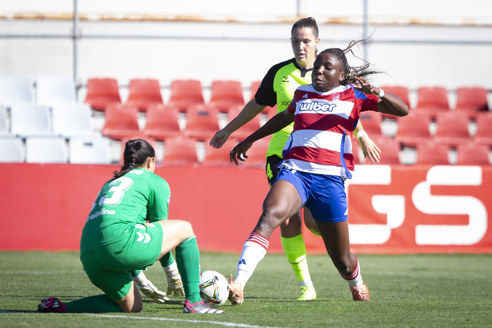 Las mejores imágenes del derbi Granada CF Femenino-Real Betis