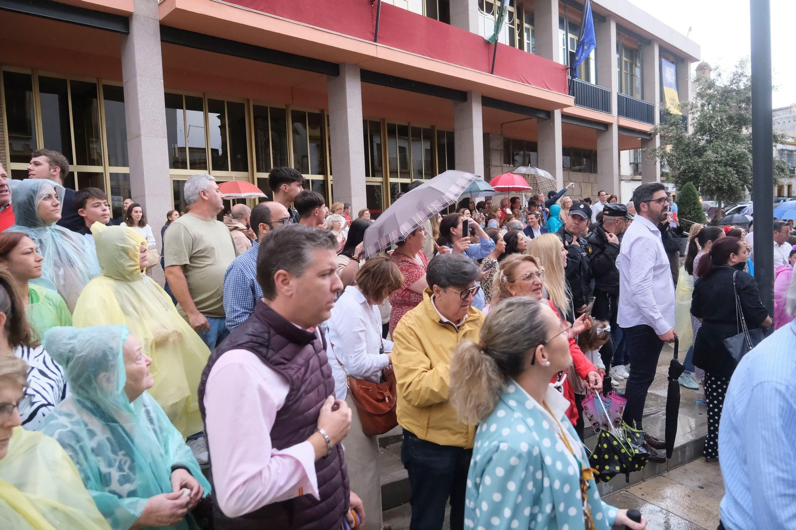 La salida bajo la lluvia de la Hermandad del Rocío de Córdoba, en imágenes