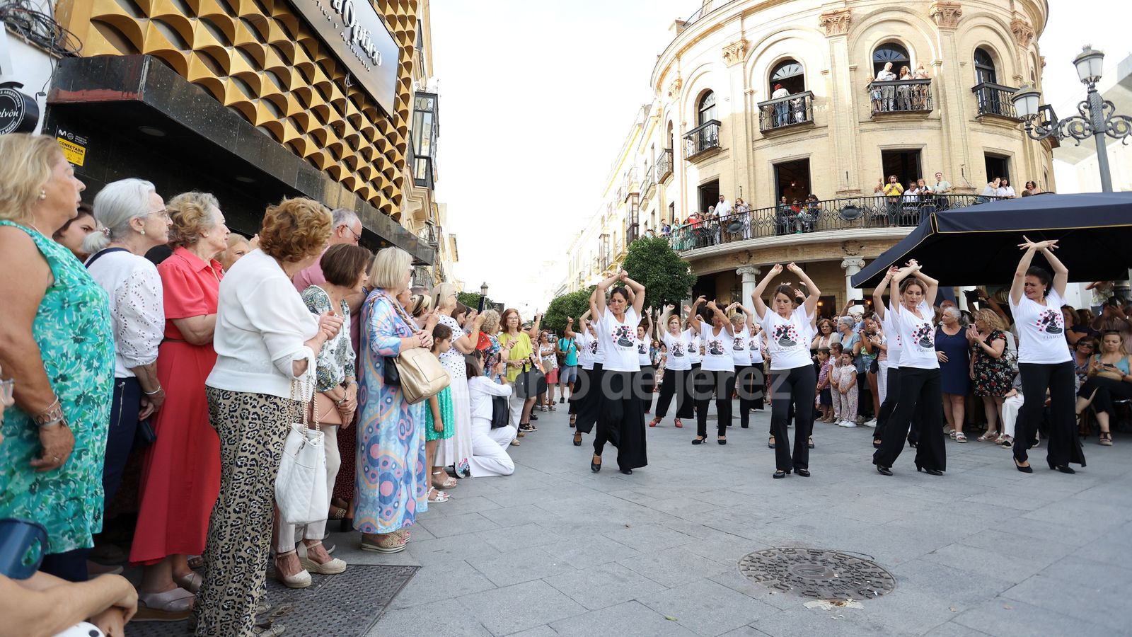 Flashmob de la academia de baile de Fani Muñoz en Jerez