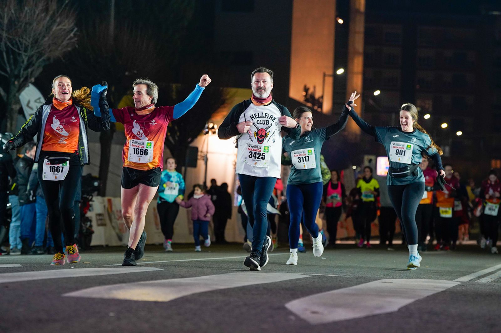 En imágenes: búscate en tu llegada a meta de la Carrera de San Antón 2026 (4)