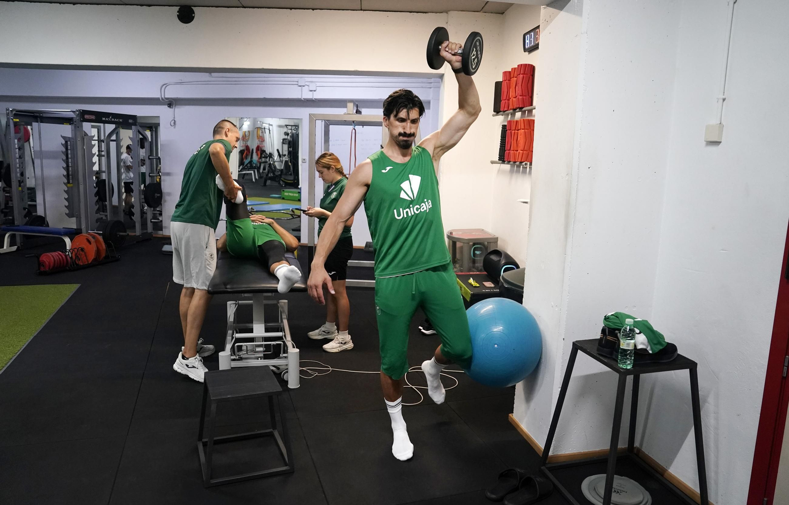 El primer día del Unicaja: Perry, Djedovic y los fichajes Webb y Sulejmanovic
