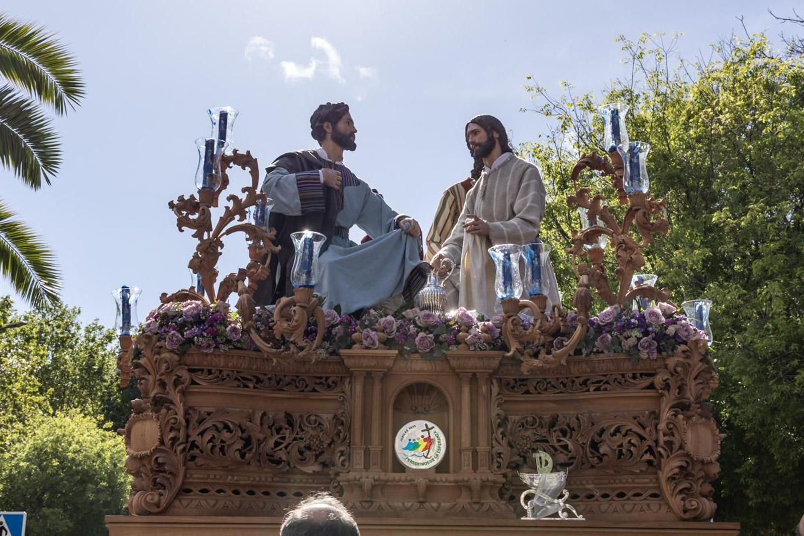 La temida lluvia impide el desarrollo normal de este Martes Santo
