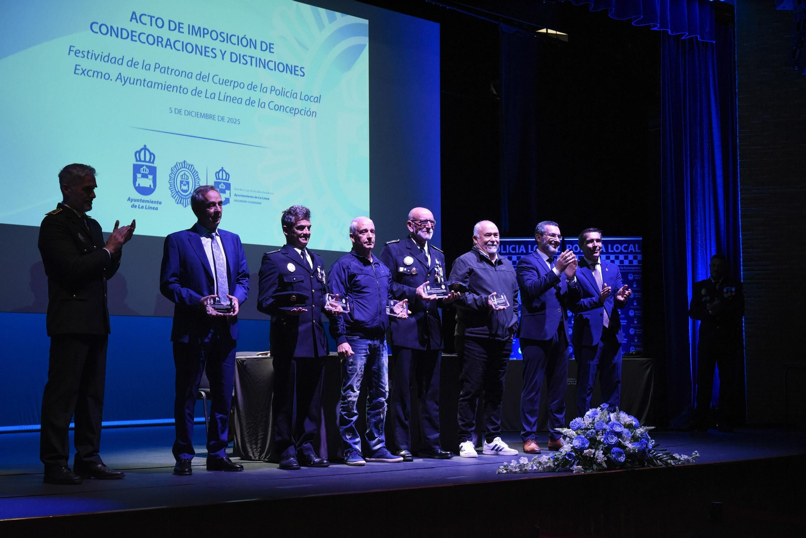 Fotos de la entrega de reconocimientos a la Policía Local de La Línea por el día de la Inmaculada