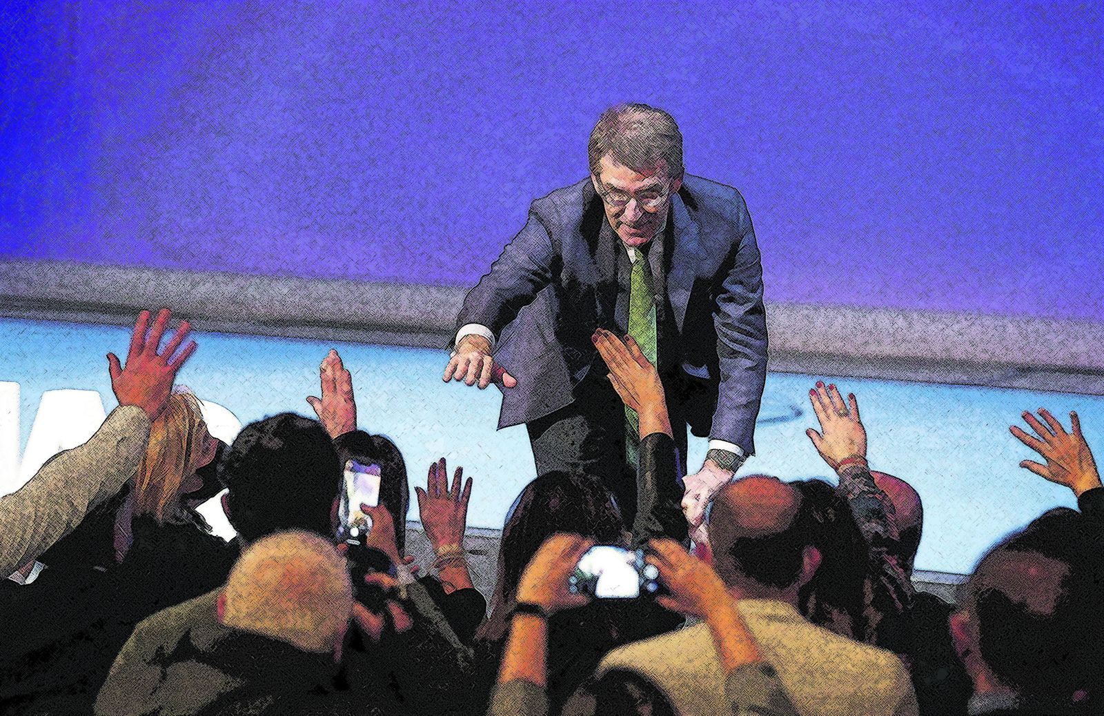 Alberto Núñez Feijóo saluda a simpatizantes en Oviedo.