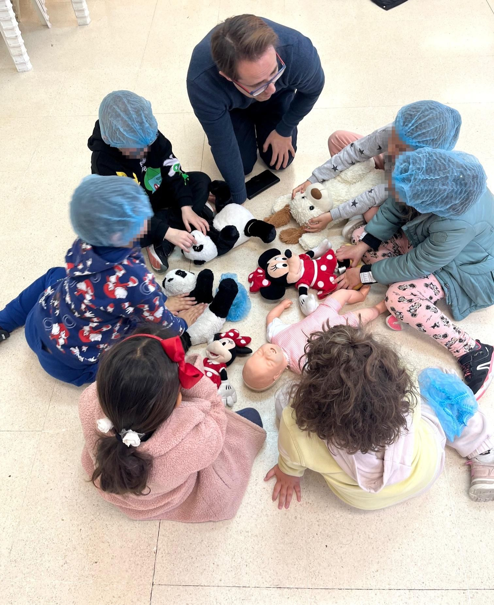 Niños durante una formación en Vithas Aula Salud.