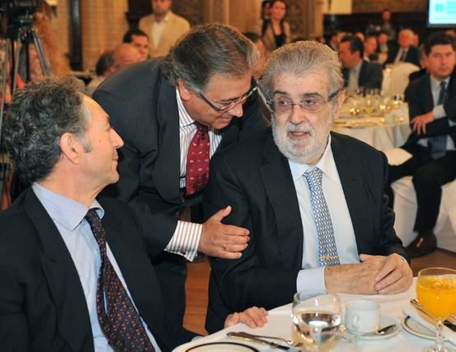 Con el alcalde de Sevilla, Juan Ignacio Zoido./ Juan Carlos Vázquez