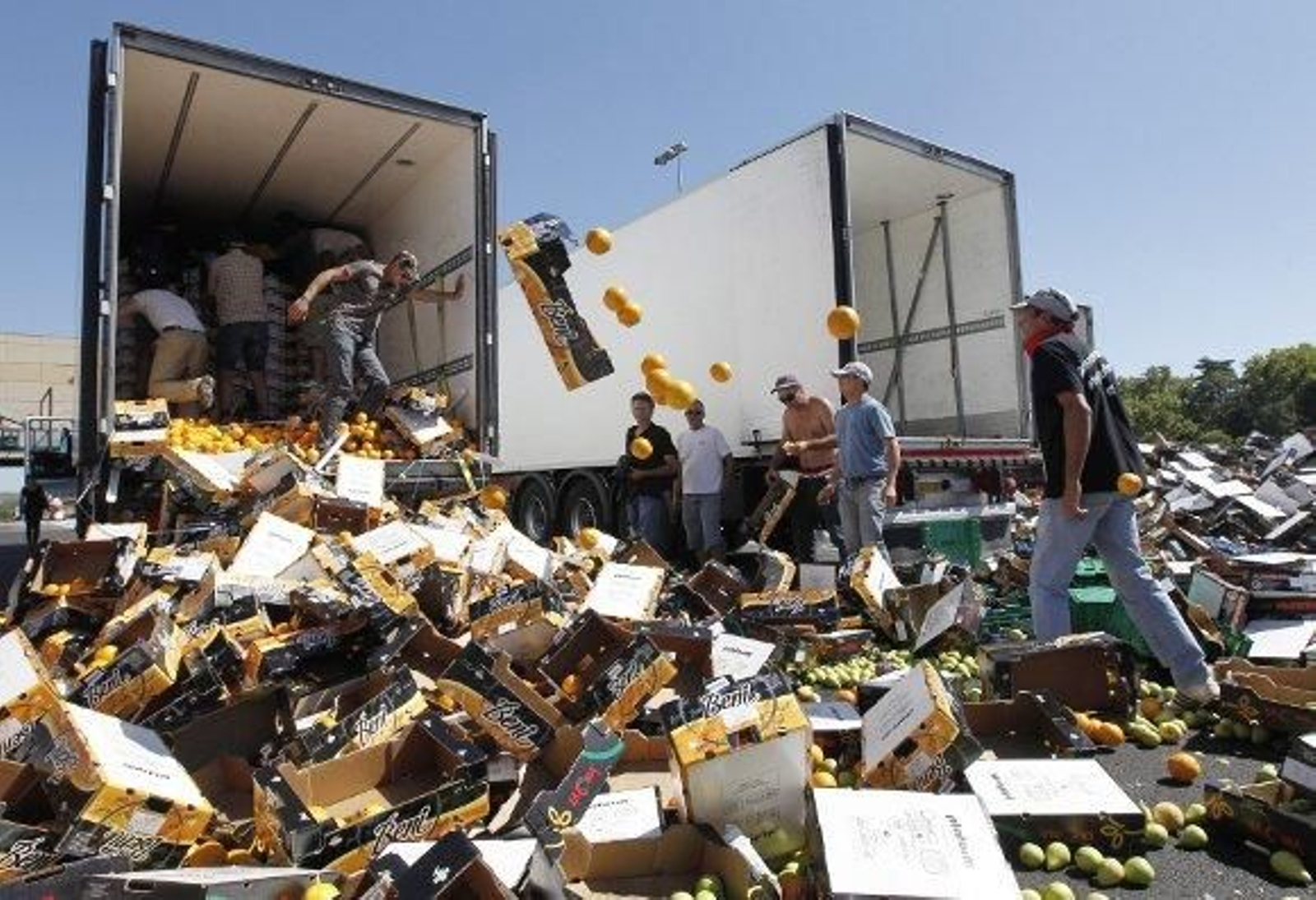 Los agricultores españoles amenazan con bloquear la frontera con Francia
