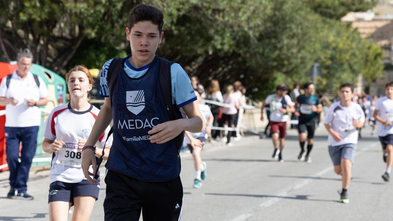 La carrera escolar de “La Gloria” que aúna inclusión y solidaridad, en imágenes