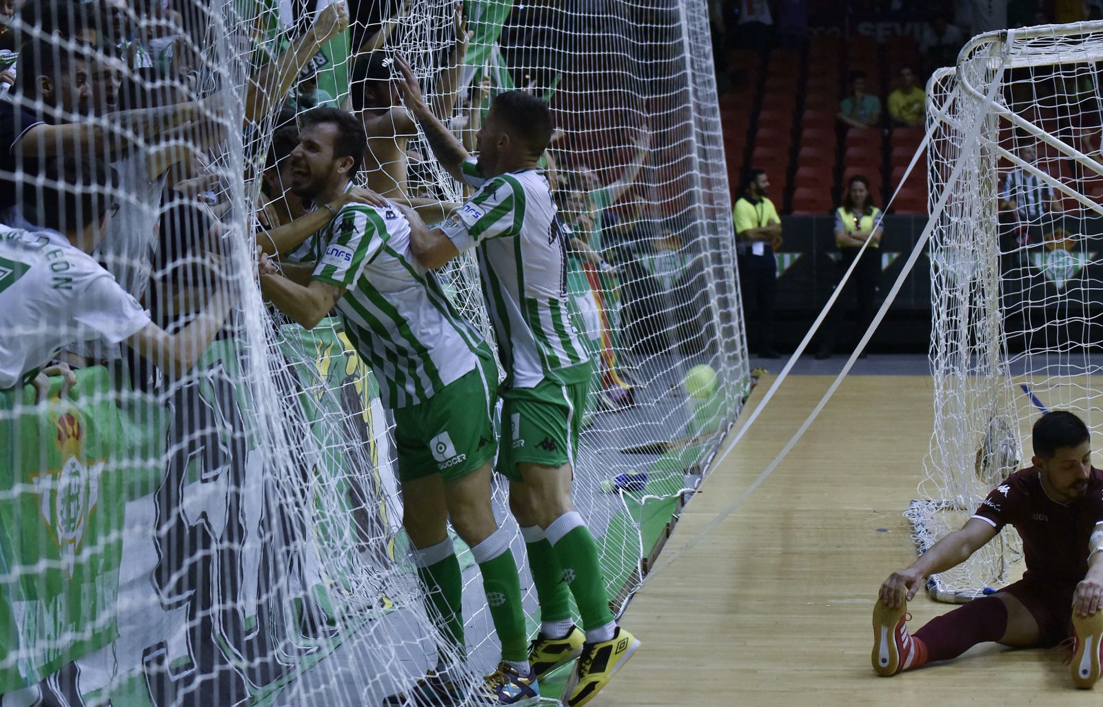 Las fotos del tercer partido del 'play off' entre el Betis Futsal y el Córdoba CF Futsal