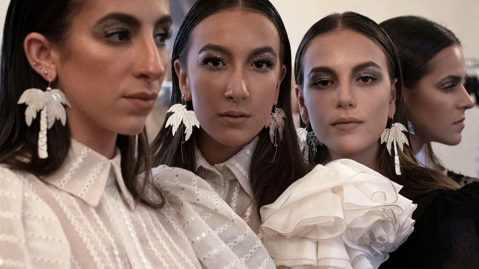 Modelos, antes del desfile de Juana Martín.