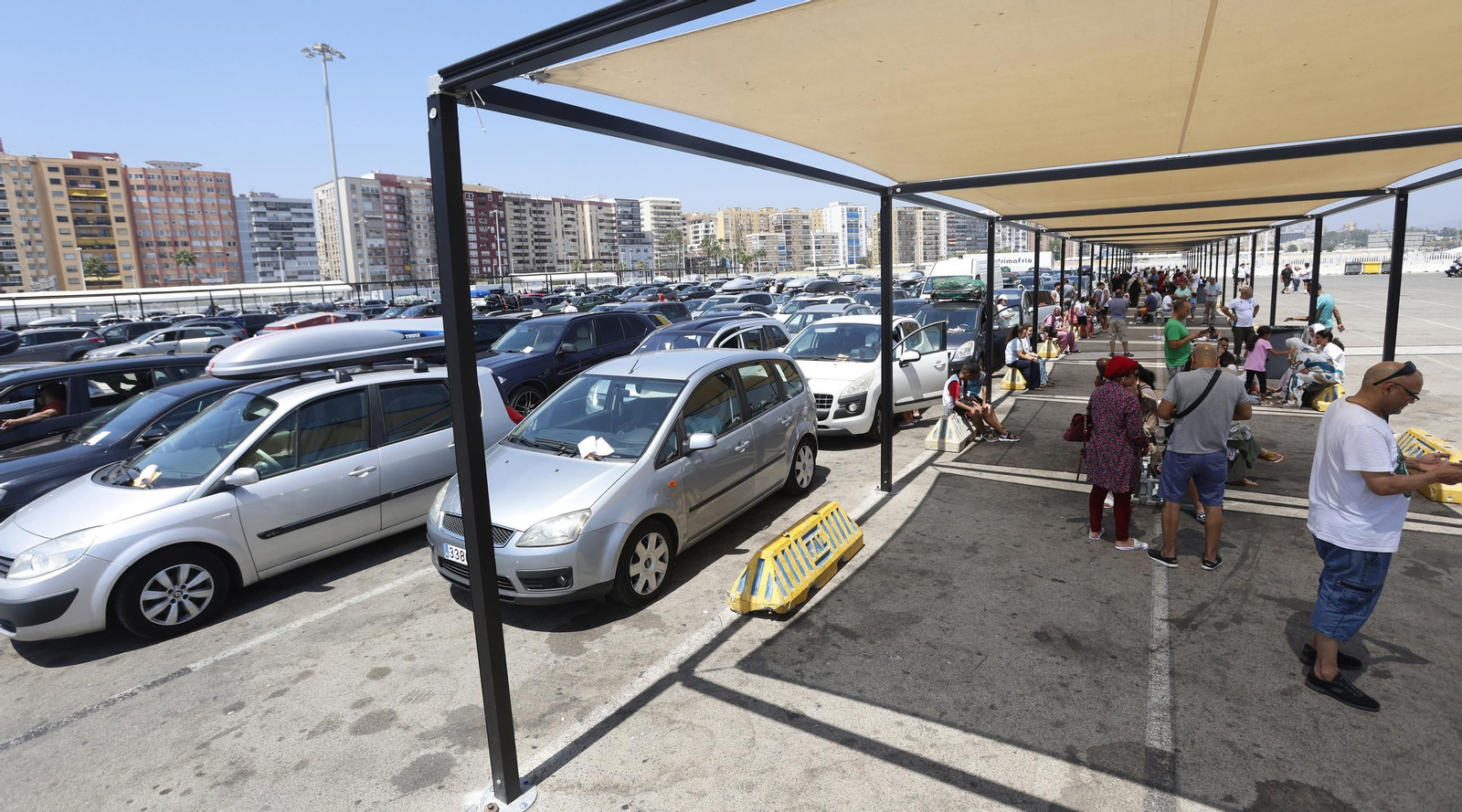 Las fotos del sábado más concurrido en la Operación paso del Estrecho en Algeciras