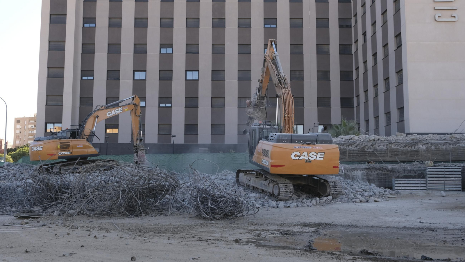 El Puente de la Avenida del Mediterráneo ya es historia, en imágenes