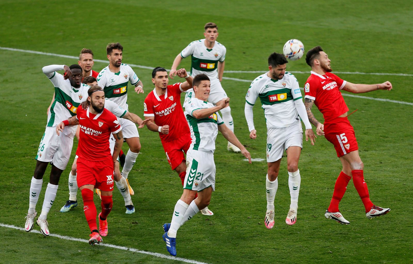 Las imágenes del Elche-Sevilla