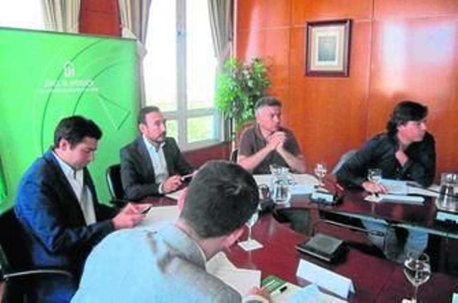 Un momento de la sesión de la comisión de Urbanismo, ayer en Cádiz.