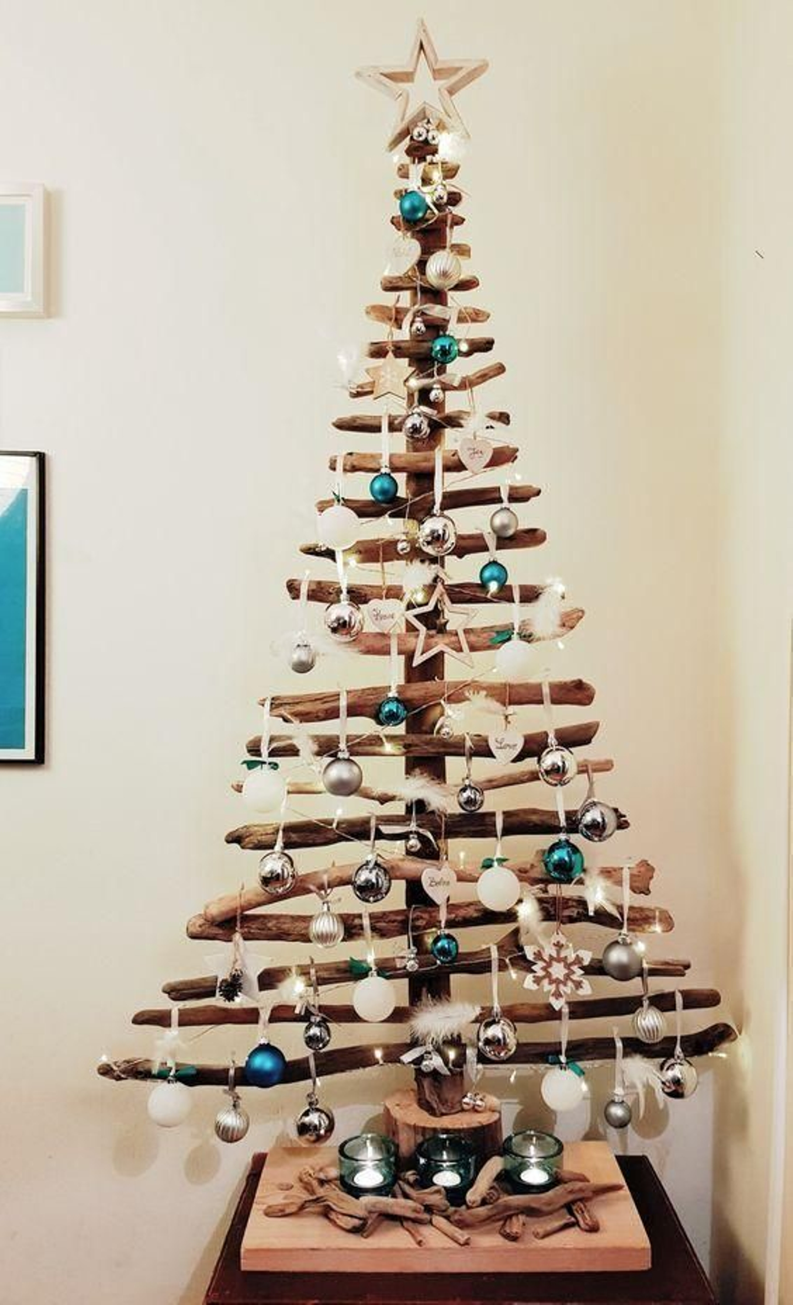 Árbol de Navidad con madera.