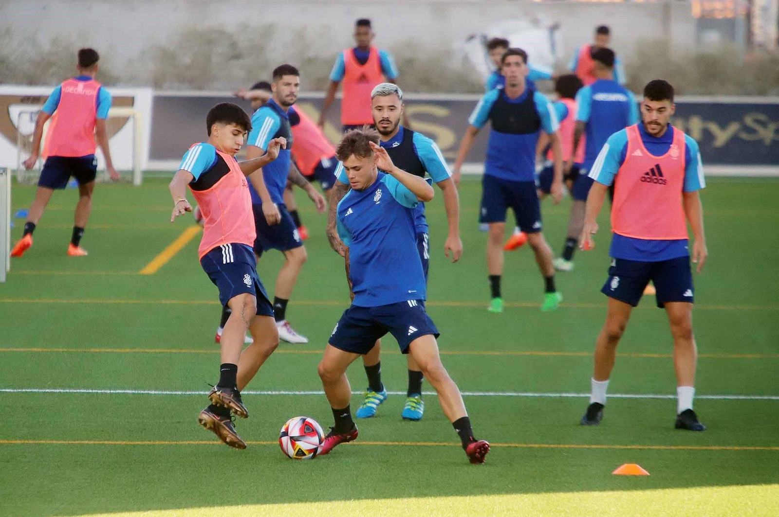 Jornada de entrenamiento de este martes del Recre en Lamiya.