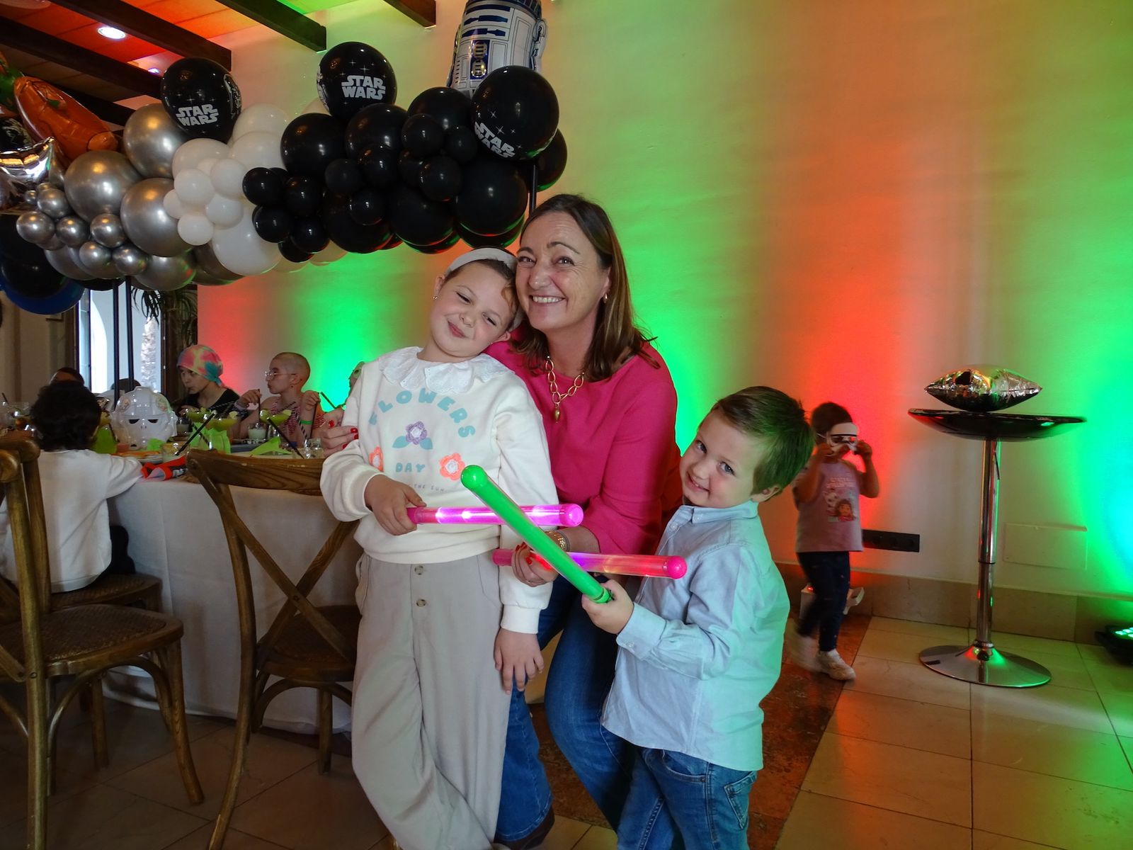 Merienda 'galáctica' para los más pequeños de la Fundación Olivares