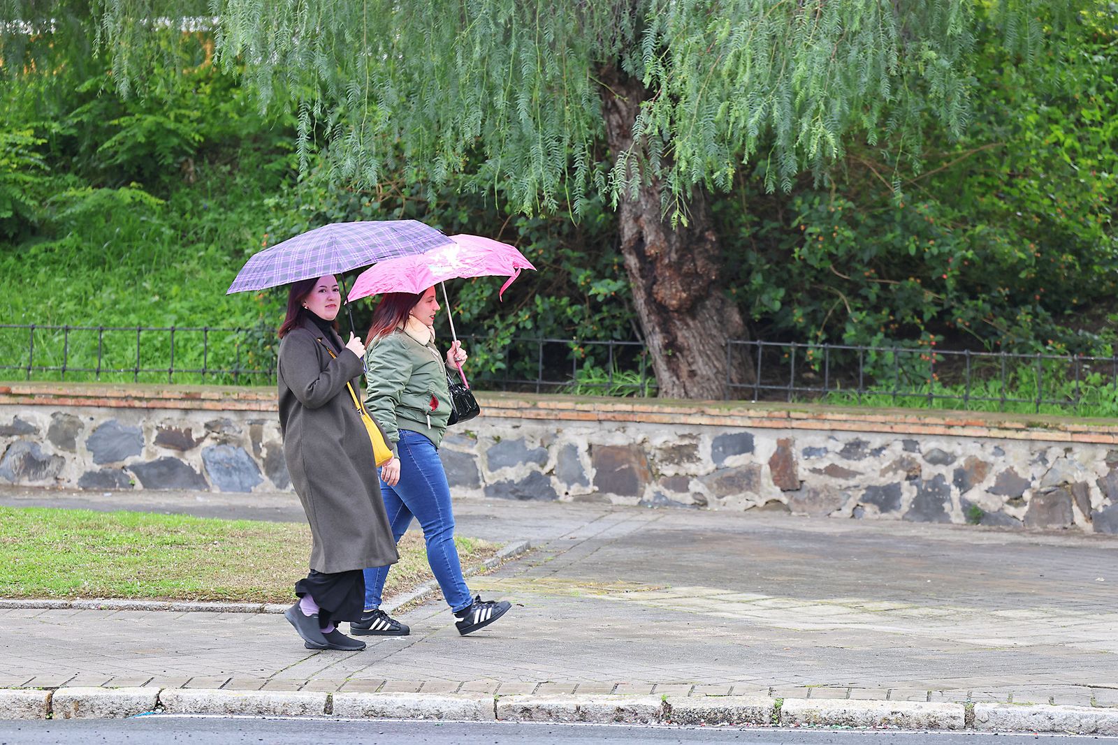 Lluvia y frío intenso en la mañana de miércoles
