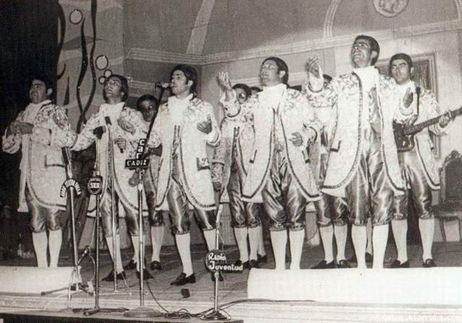 'Los fabulistas', en plena actuación durante aquel lejano Carnaval de 1969.