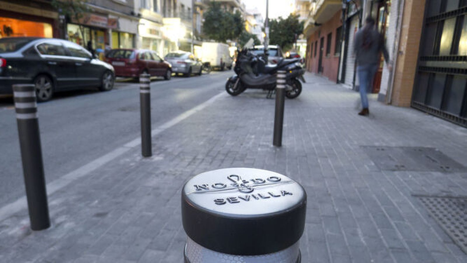 Bolardos en una calle de Sevilla