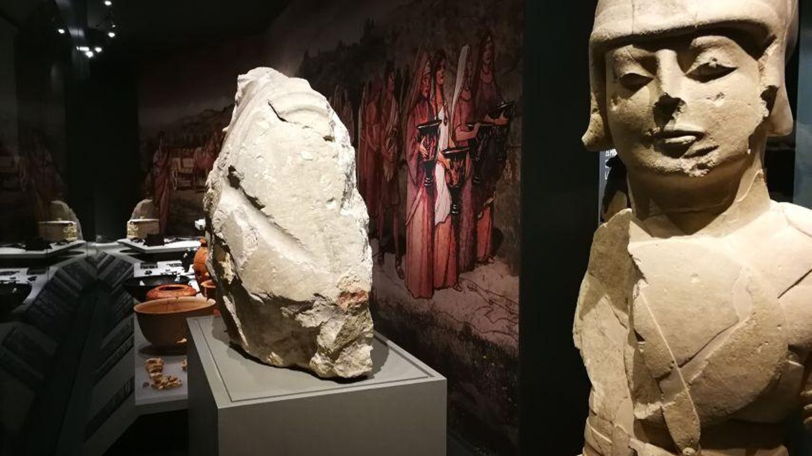 Escultura ibera en piedra que puedes visitar en el Museo Ibero de Jaén. Escultura ibera en piedra que puedes visitar en el Museo Ibero de Jaén.
