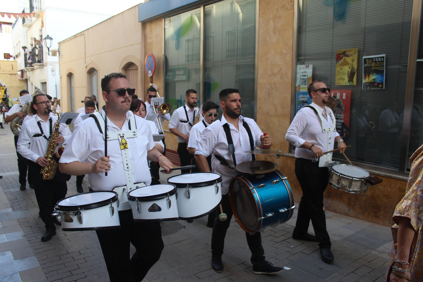El desfile de Moros y Cristianos de Vera, en imágenes